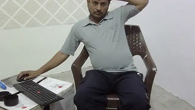 Av1994 Adlı Modelin Canlı XXX Sohbeti