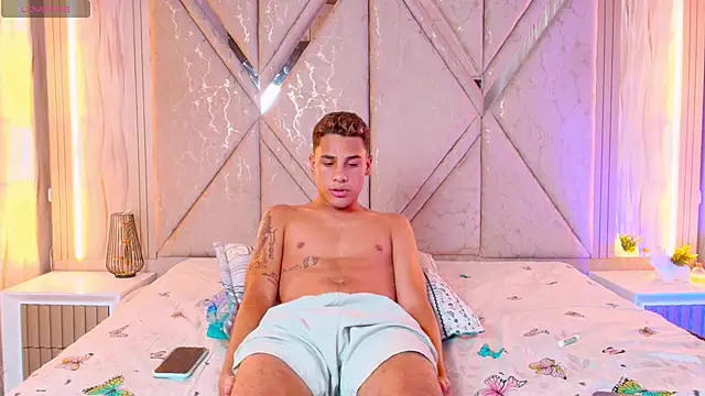 Chat +18 de davincho_xxx1 ao vivo