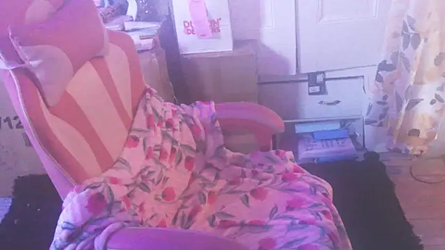 Chat +18 de nastydianastrips ao vivo