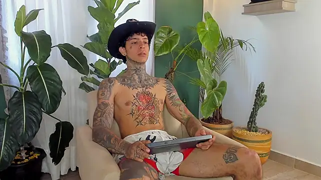 aron_ford77 Live XXX Chat