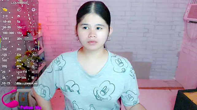 Brittany_143 webkamerás műsora