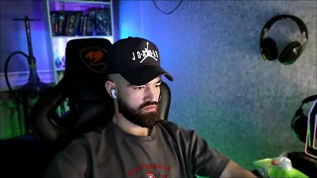 Chatroom XXX en direct de _Serious_Man