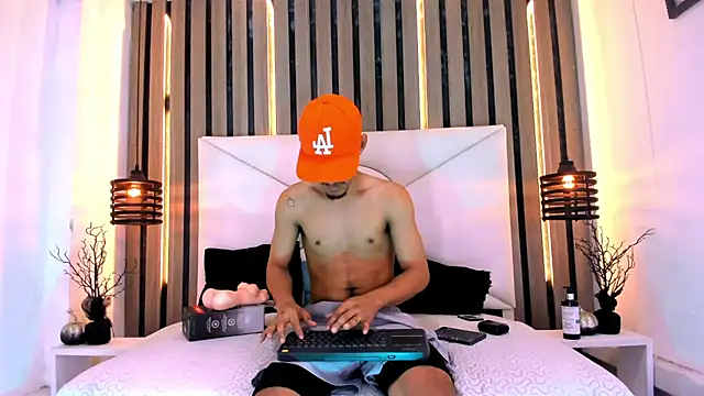 XXX chat uživo modela Camilo_Contreras1