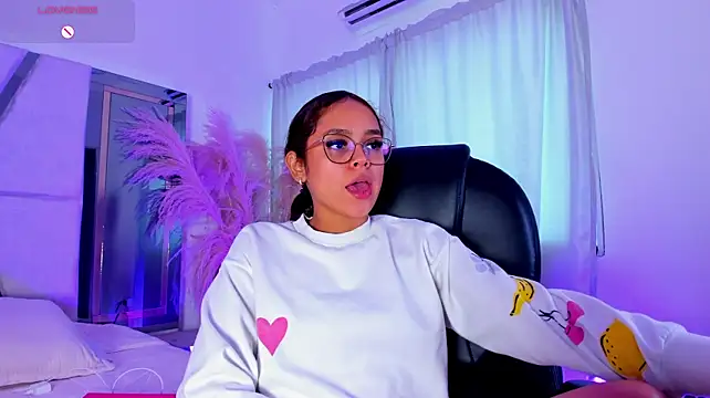 CarolineFyre's Live XXX Chat