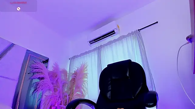 Živý XXX chat CarolineFyre