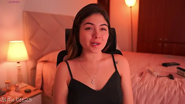 Lau_Bee XXX чат на живо
