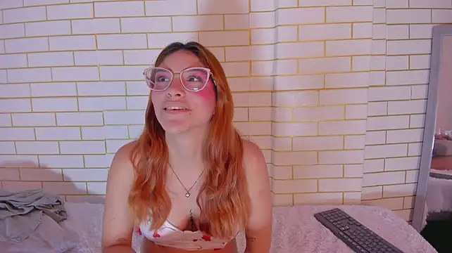 Be_dominated Adlı Modelin Canlı XXX Sohbeti