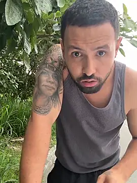 Valentinog Live XXX Chat