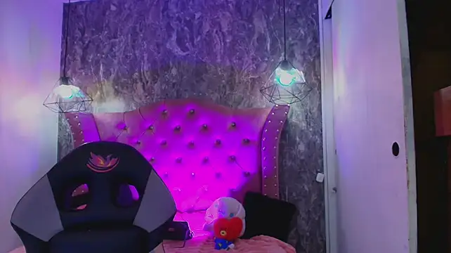 la_bommbastic élő XXX-chatje