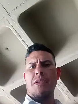 tonytroyano: απευθείας συνομιλία ΧΧΧ