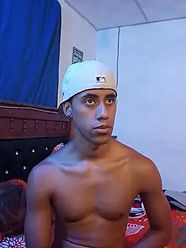 Dennis_Lupers Adlı Modelin Canlı XXX Sohbeti