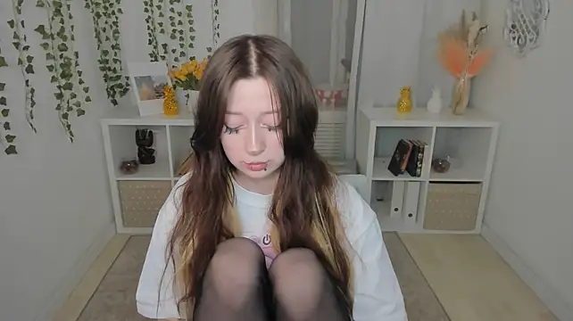MiyuuNami élő XXX-chatje