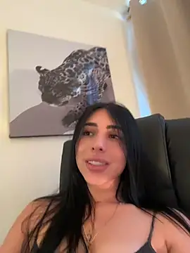 IsabellaNoir_ Adlı Modelin Canlı XXX Sohbeti