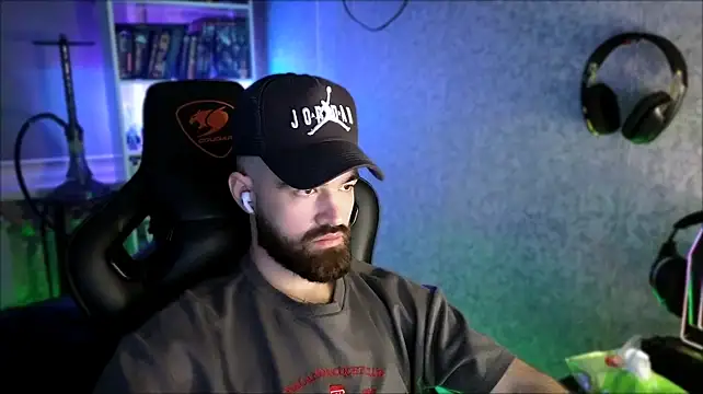 XXX chat uživo modela _Serious_Man
