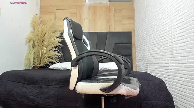 MaximusClark Live XXX-chat