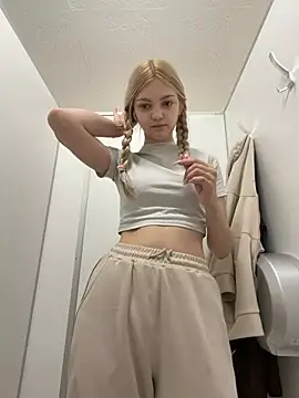 elsawhere live XXX chat