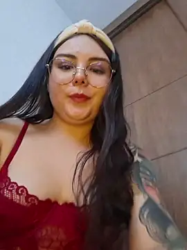 Chat +18 de Julieth85_ ao vivo