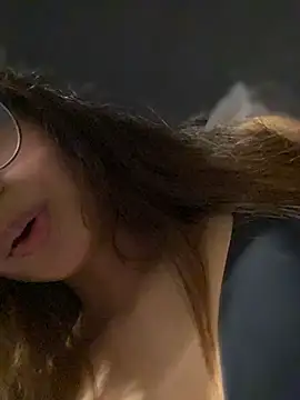 SofiaaxzのライブXXXチャット