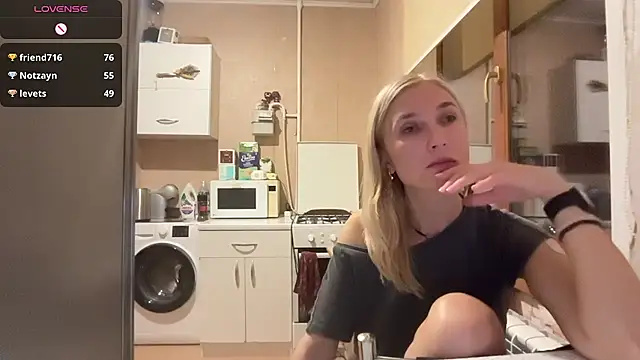 Онлайн чат XXX AngelJeni