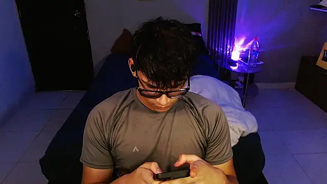 Mr_yisuzz XXX чат на живо