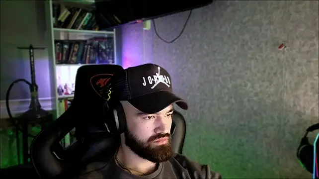 XXX chat uživo modela _Serious_Man