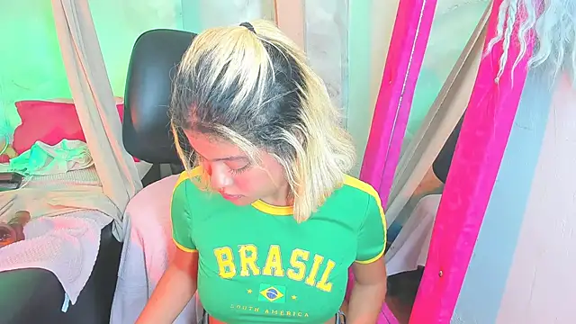 sofiacastillo01 라이브 XXX 채팅