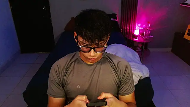 Chatroom XXX en direct de Mr_yisuzz