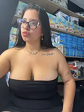 Chat +18 de Miss_Bella_Flame ao vivo