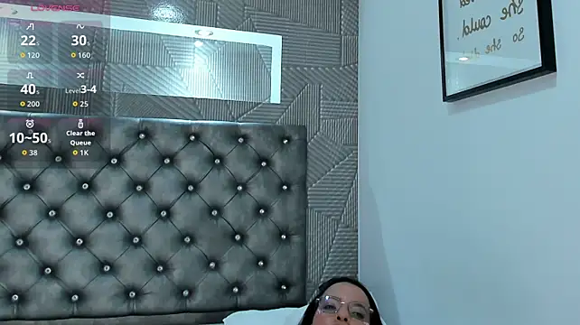 Chat +18 de ShallomMuse ao vivo