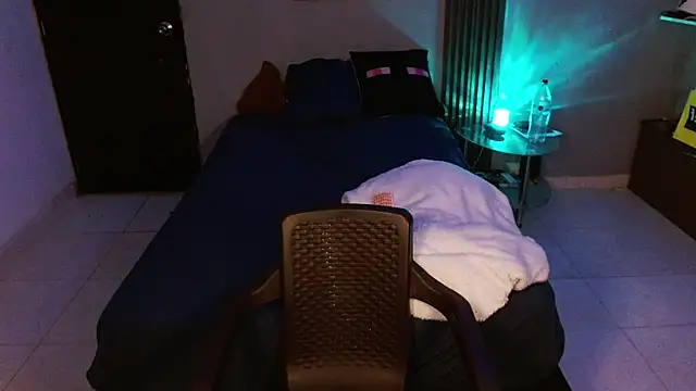 Онлайн чат XXX Mr_yisuzz