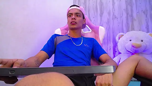 Dayron_leee XXX чат на живо