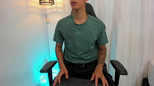 Chat +18 de Phillip_Jr ao vivo