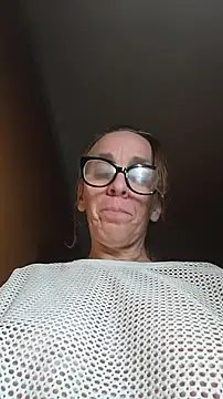 Dettybitch40 élő XXX-chatje