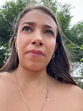 XXX chat uživo modela Hall_16