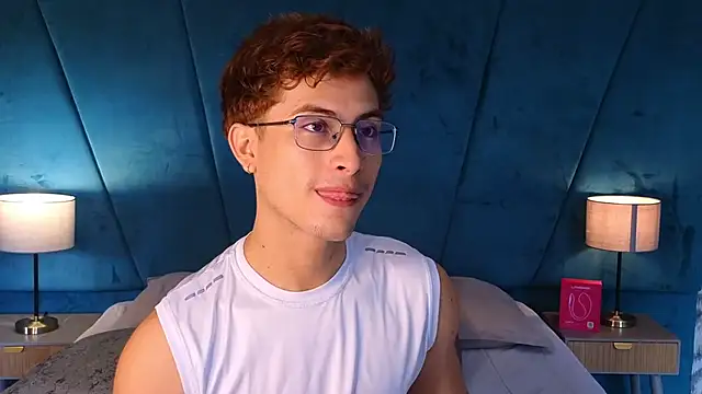 Aaron_Eze Live XXX Chat