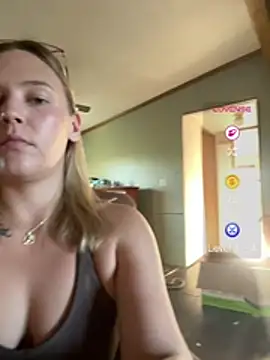 A1lesandra3 élő XXX-chatje