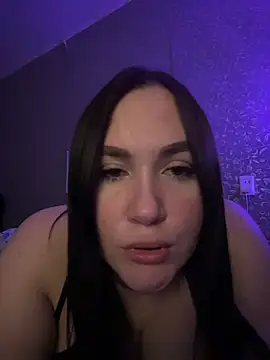 دردشة LunaxxDreams الجنسية المباشرة