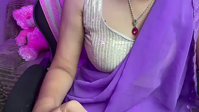 צ'אט XXX בשידור חי של QueenAngelena