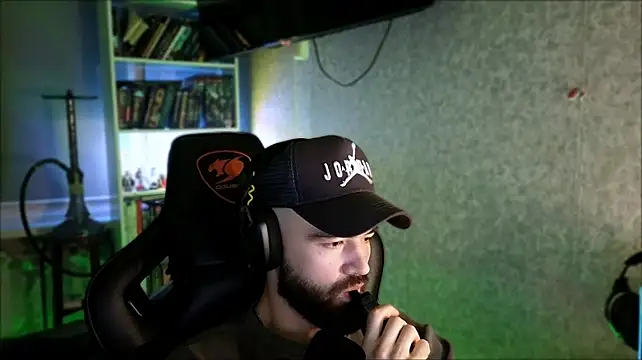 _Serious_Man live XXX chat