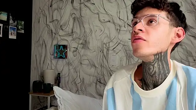 Arteemiiis' Live XXX Chat
