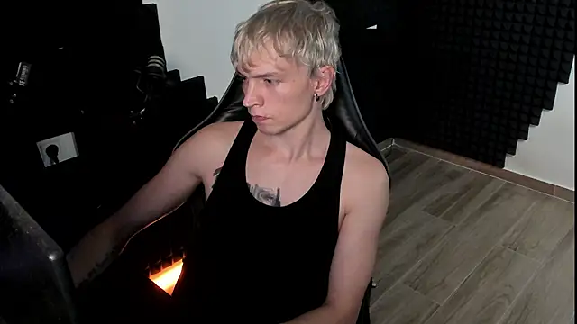 Živý XXX chat More_than_friend