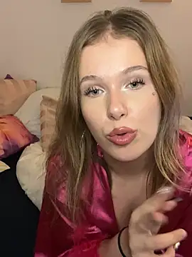 HannahMontana18's Live XXX Chat
