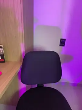 EmmaCurvyy Chat XXX in diretta