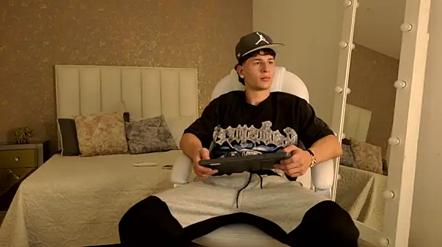 JordanMiller_ XXX чат на живо