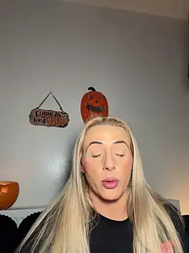 צ'אט XXX בשידור חי של Strongqueen