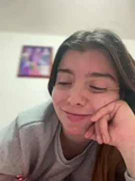 Cloew_Marz Adlı Modelin Canlı XXX Sohbeti