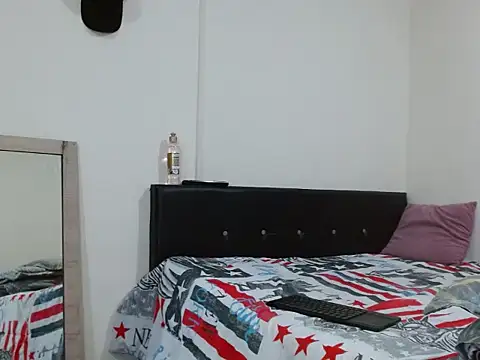 maxstrongboy Adlı Modelin Canlı XXX Sohbeti