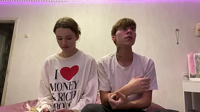 הופעת וובקאם של RomanticDuet_