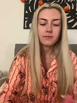 Czat XXX na żywo – petite_poppy_xox