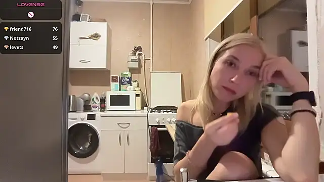 Chat +18 de AngelJeni ao vivo
